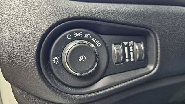 Used 2020 Jeep Renegade Altitude AWD/4WD image 24