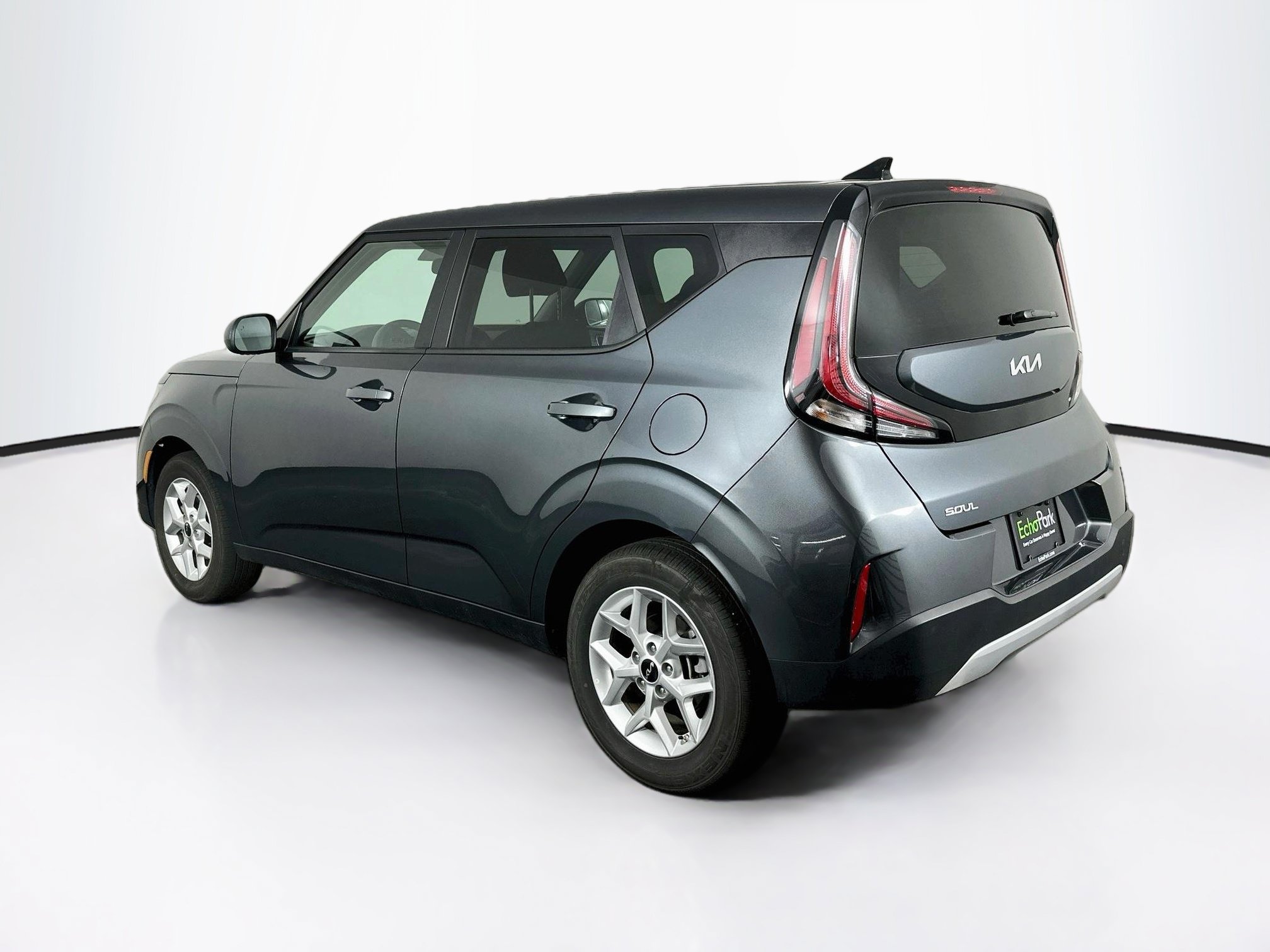 Used 2025 Kia Soul LX w/ LX Technology Package FWD image 5