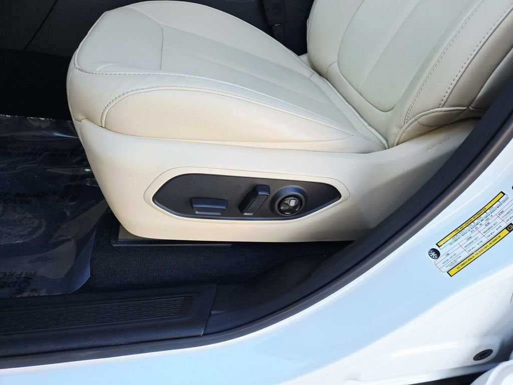 Used 2025 Jeep Grand Cherokee Limited image 37