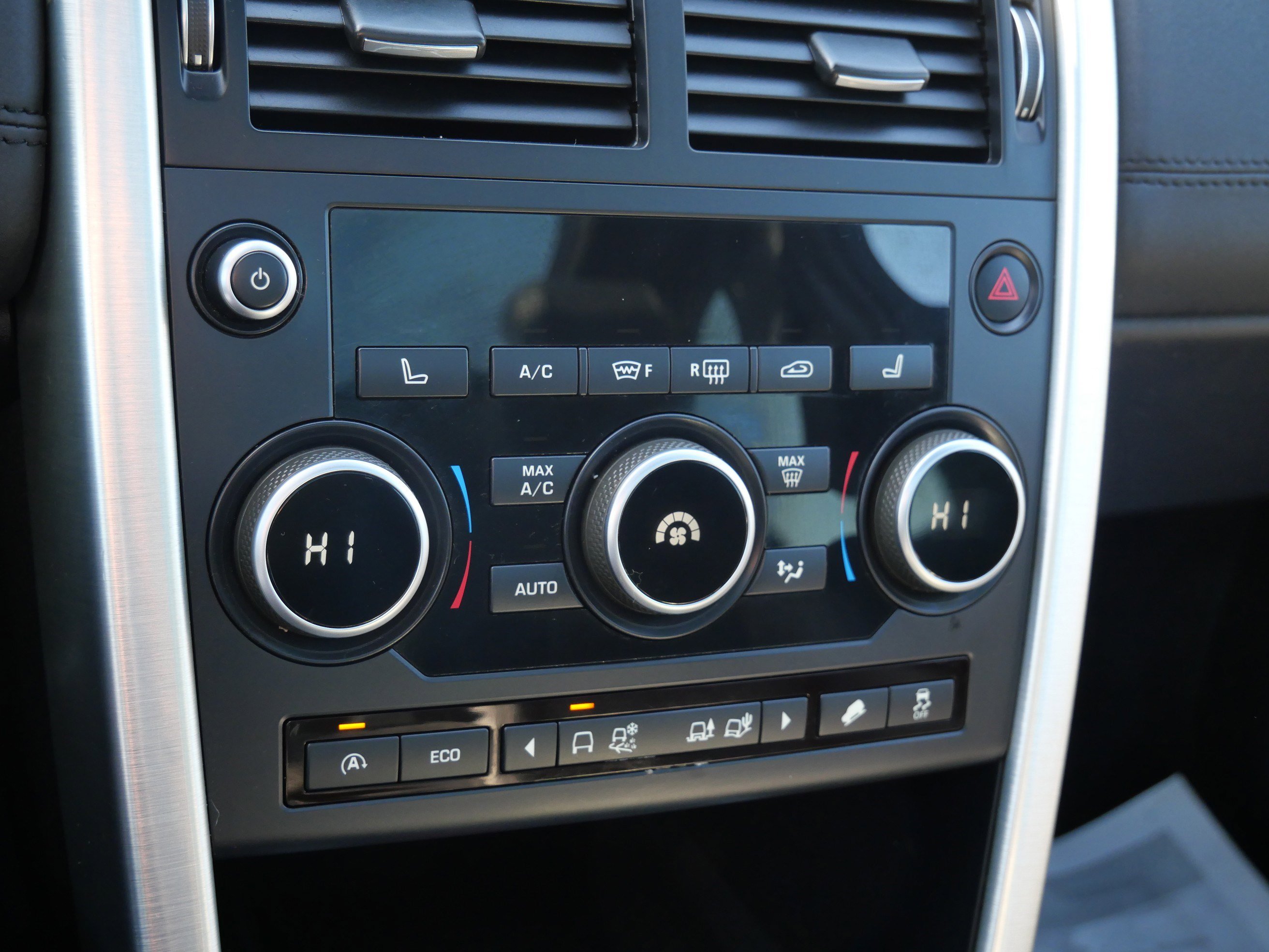 Used 2016 Land Rover Discovery Sport HSE image 24