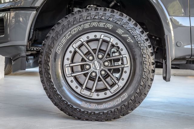 Used 2020 Ford F150 Lariat w/ Equipment Group 502A Luxury image 14