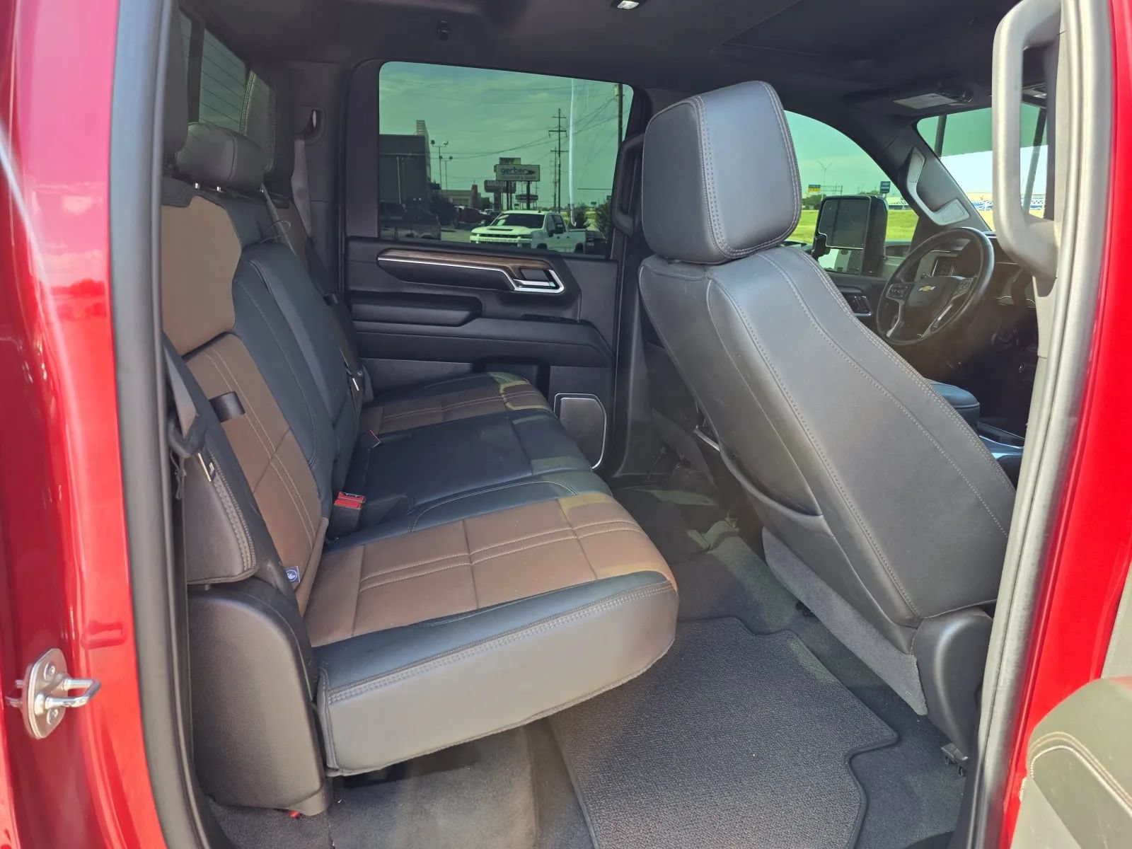 Used 2025 Chevrolet Silverado 3500 High Country w/ Technology Package AWD/4WD image 15