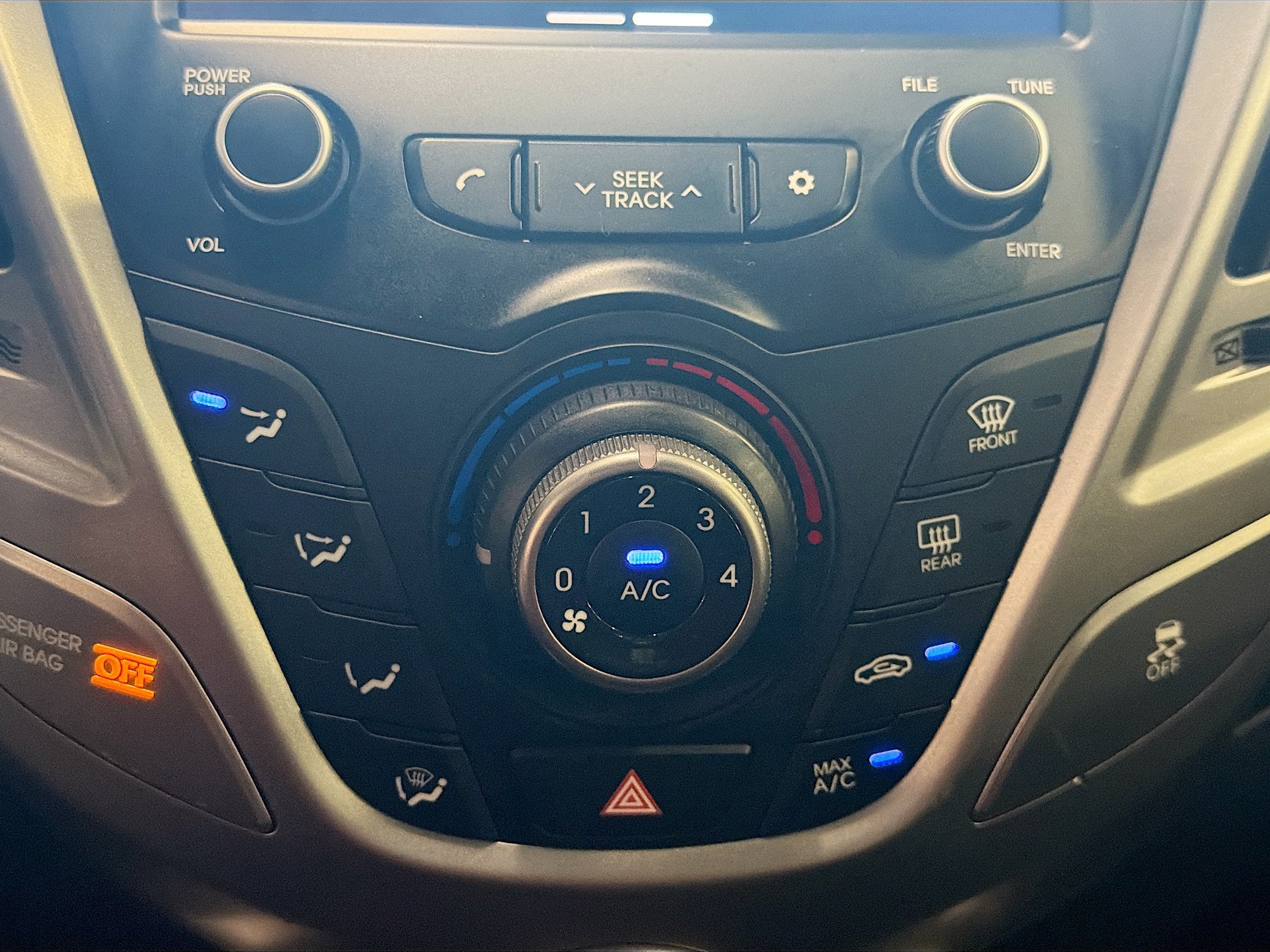 Used 2017 Hyundai Veloster FWD image 22