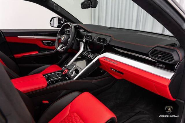 Used 2021 Lamborghini Urus AWD/4WD image 40