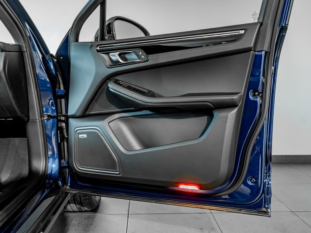 New 2026 Porsche Macan Turbo image 24