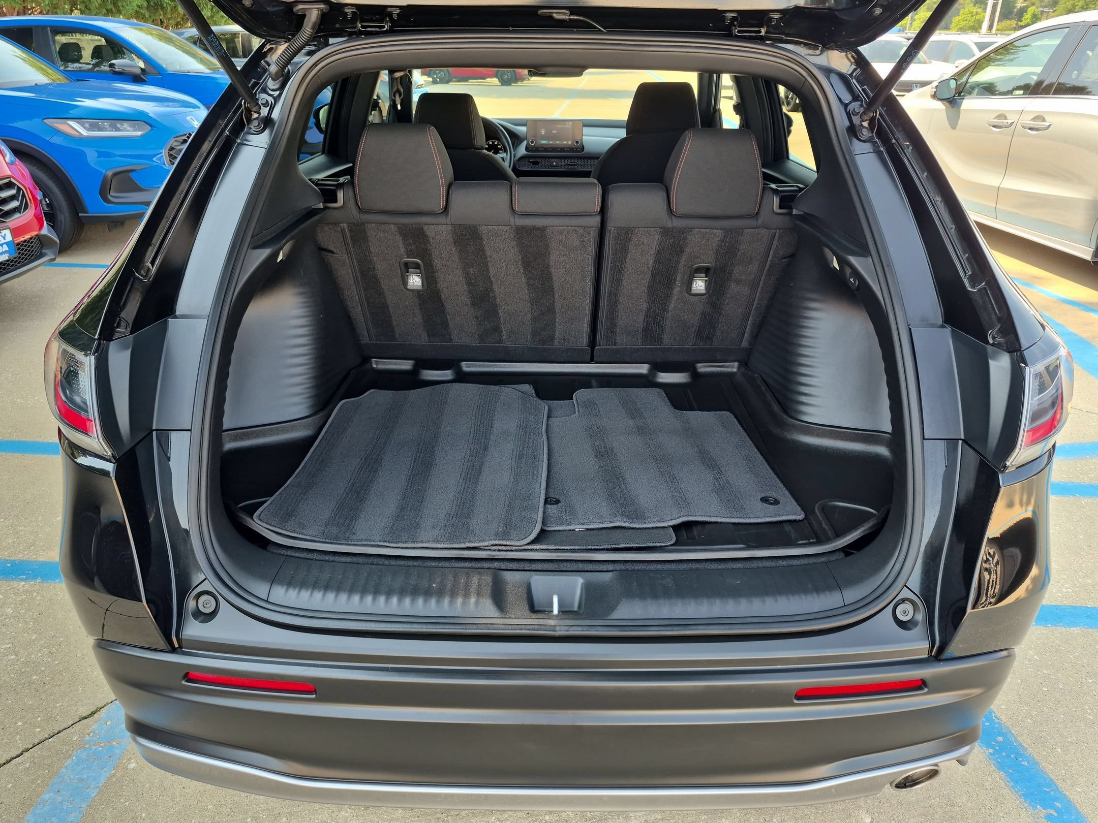 Certified 2025 Honda HR-V Sport image 26