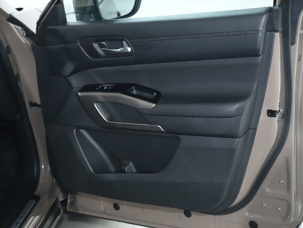 Certified 2024 Nissan Pathfinder Platinum w/ Cargo Package image 38