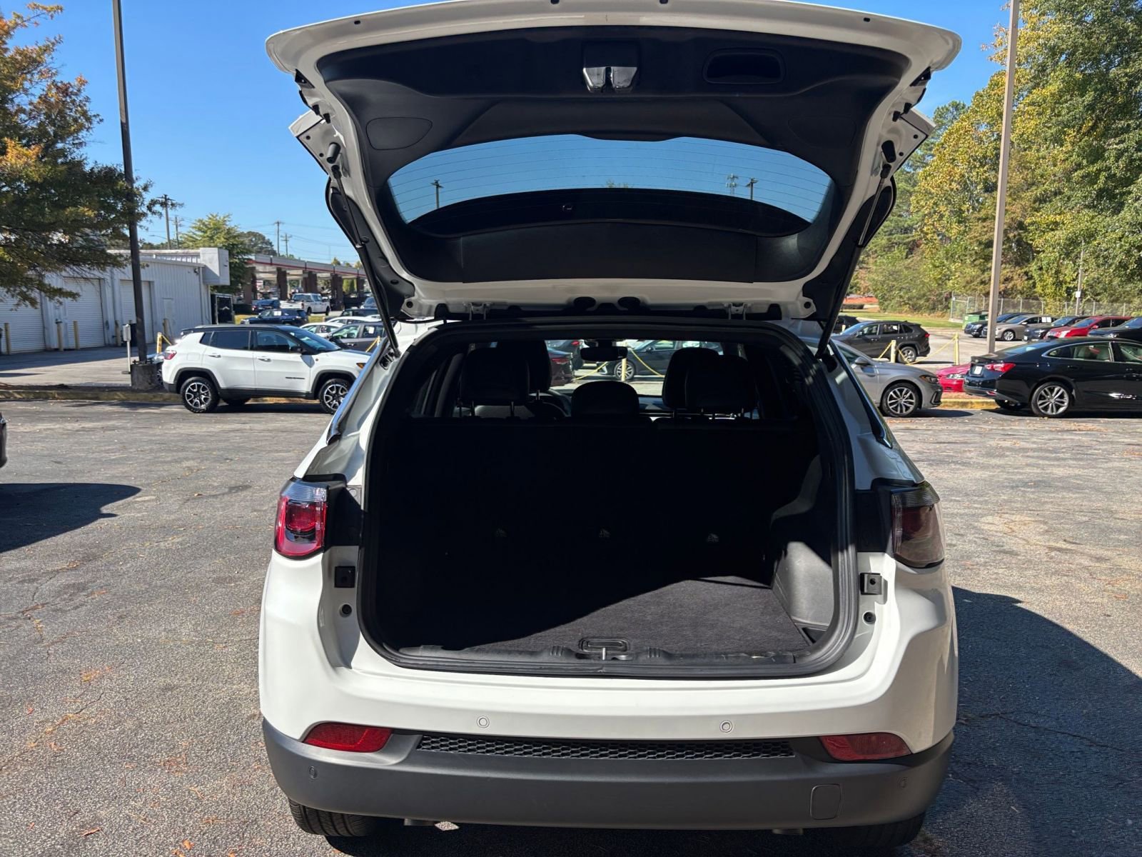 Used 2025 Jeep Compass Limited image 31