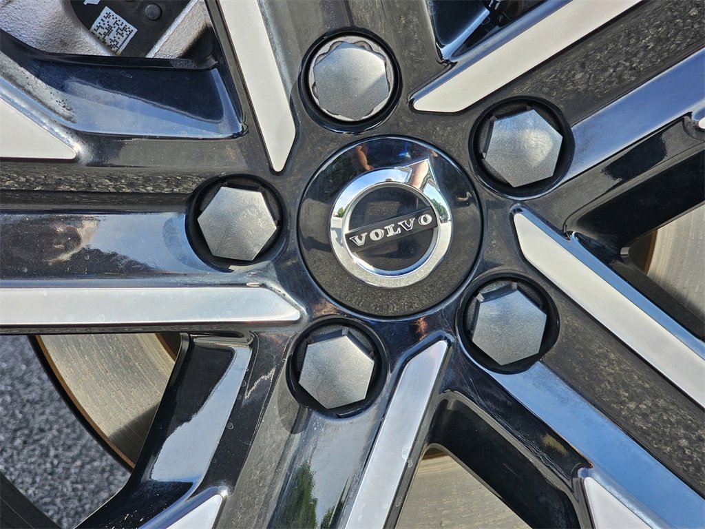 Used 2023 Volvo XC40 B5 Ultimate w/ Protection Package Premier image 11