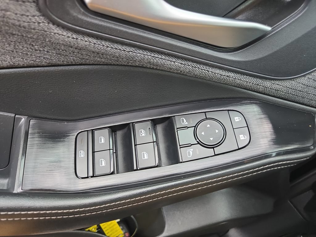 Used 2023 Nissan Rogue SV AWD/4WD image 19