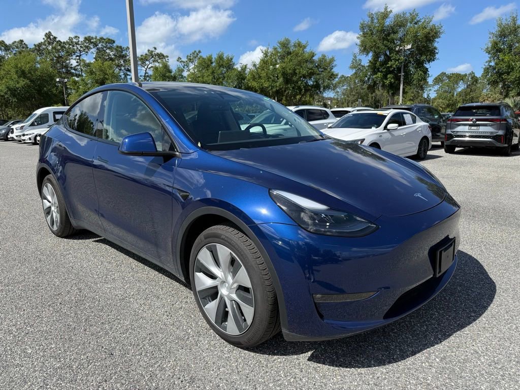 Used 2023 Tesla Model Y Long Range image 3