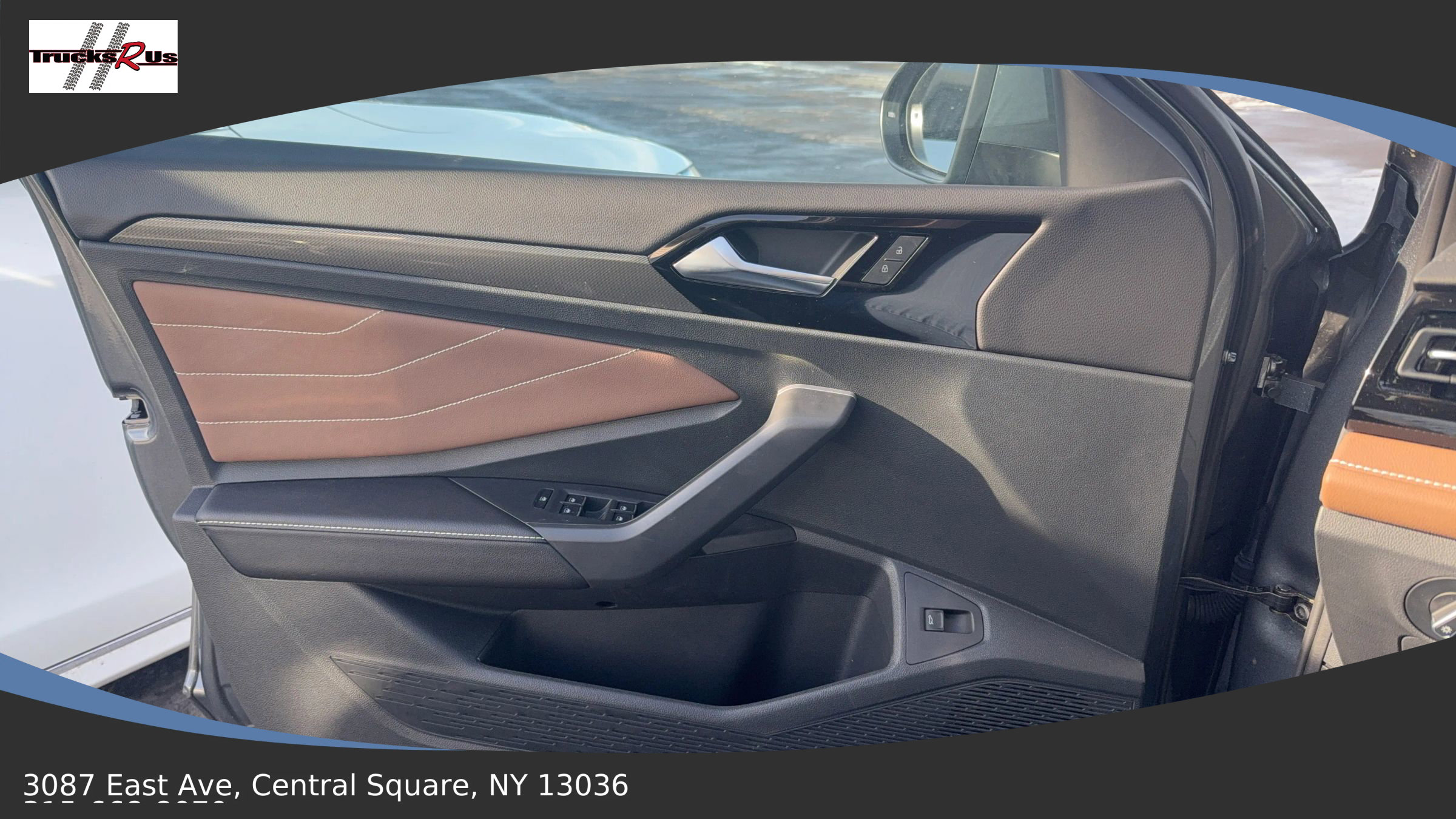 Used 2025 Volkswagen Jetta SEL image 31