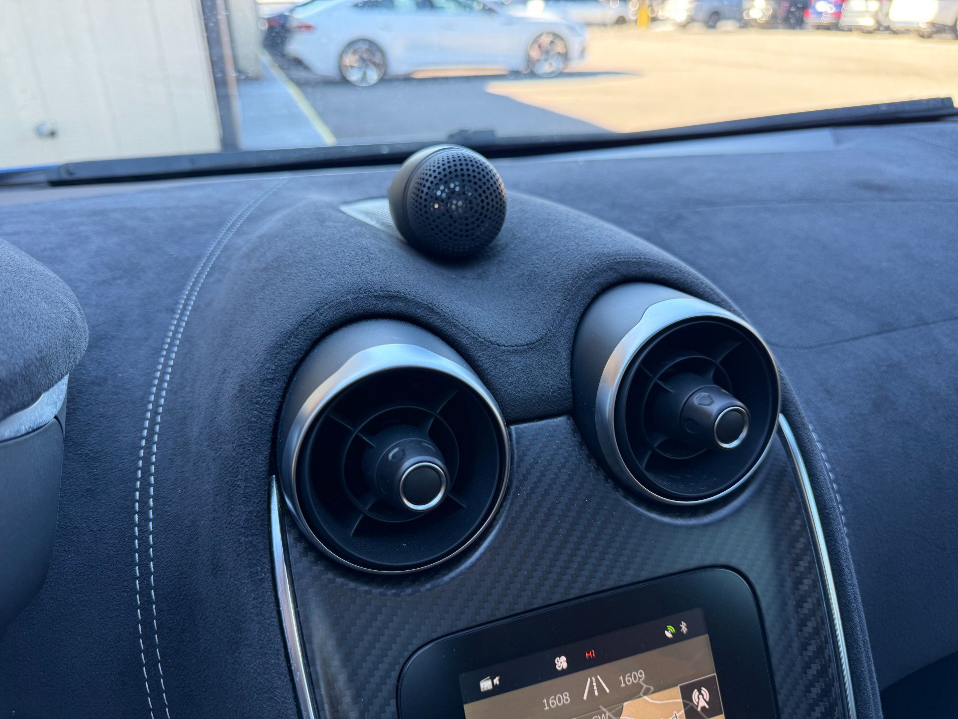 Used 2018 McLaren 570S Spider image 46