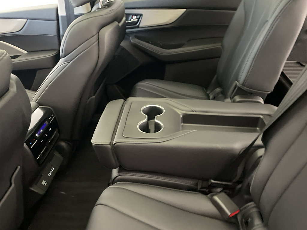 Used 2024 Acura MDX SH-AWD image 32