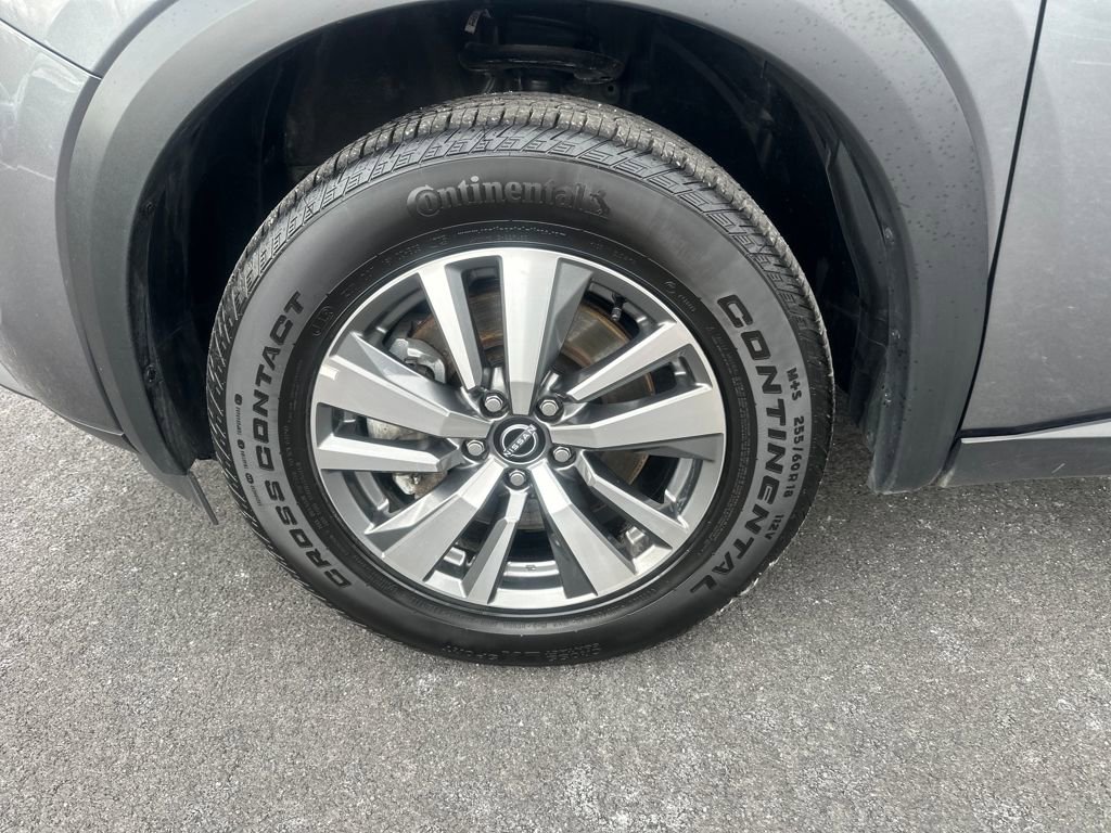 Used 2025 Nissan Pathfinder SL image 12