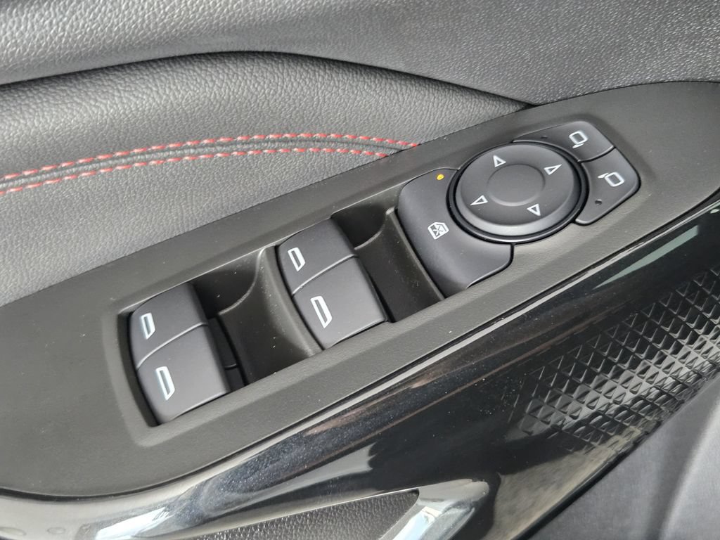 New 2026 Chevrolet Trax RS w/ Sunroof Package FWD image 25