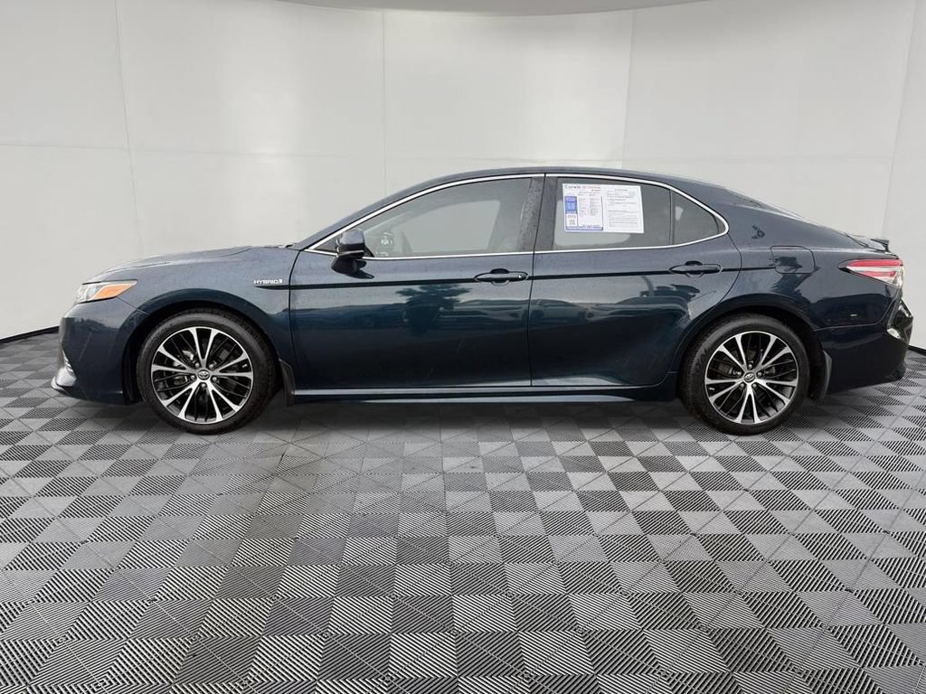 Used 2019 Toyota Camry SE FWD image 4