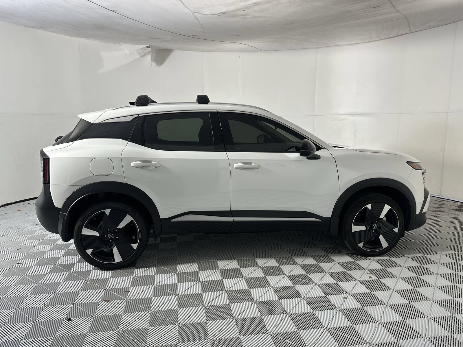 Certified 2026 Nissan Kicks SR w/ SR Premium Package FWD image 9