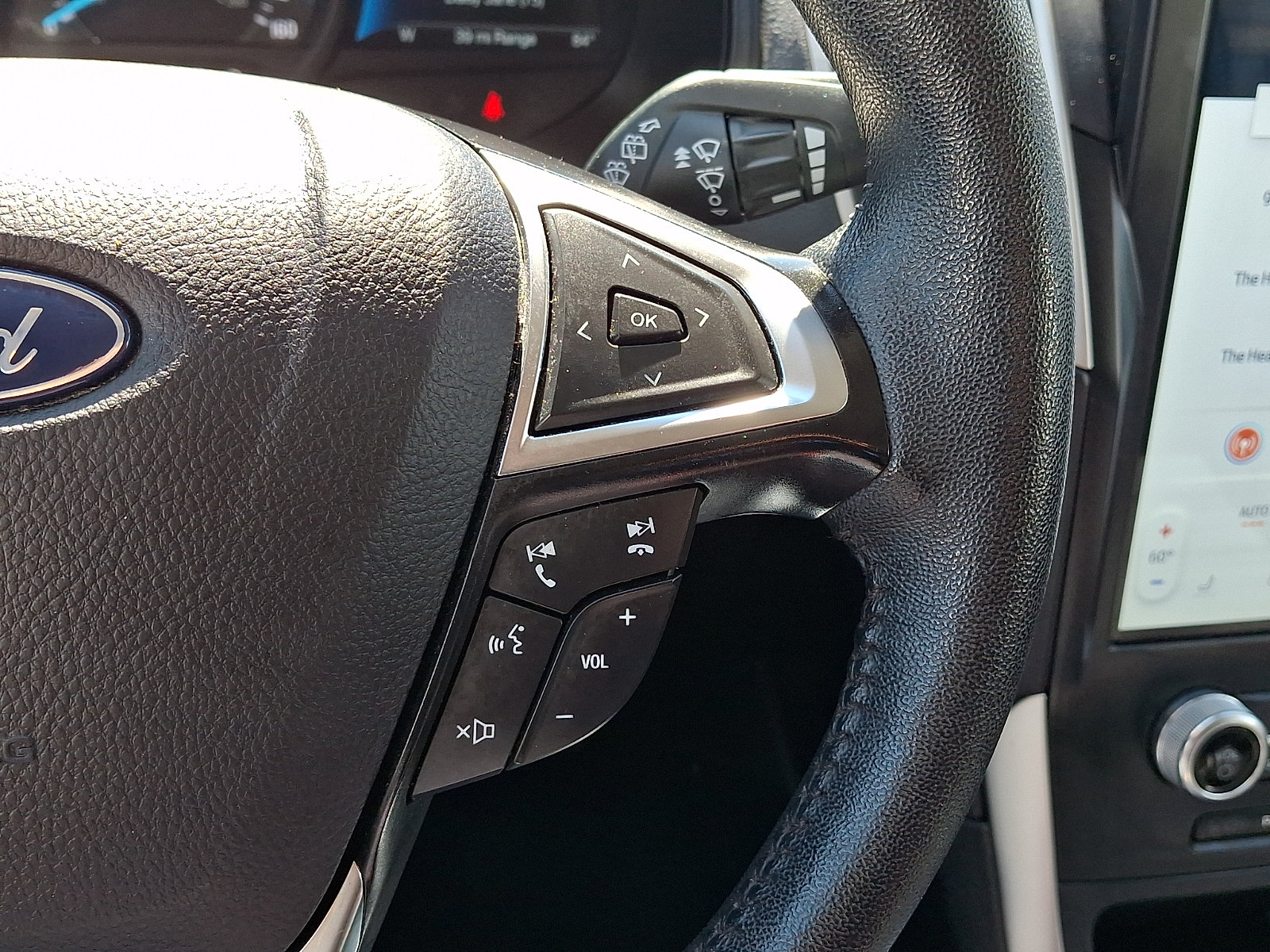 Used 2024 Ford Edge SEL AWD/4WD image 21