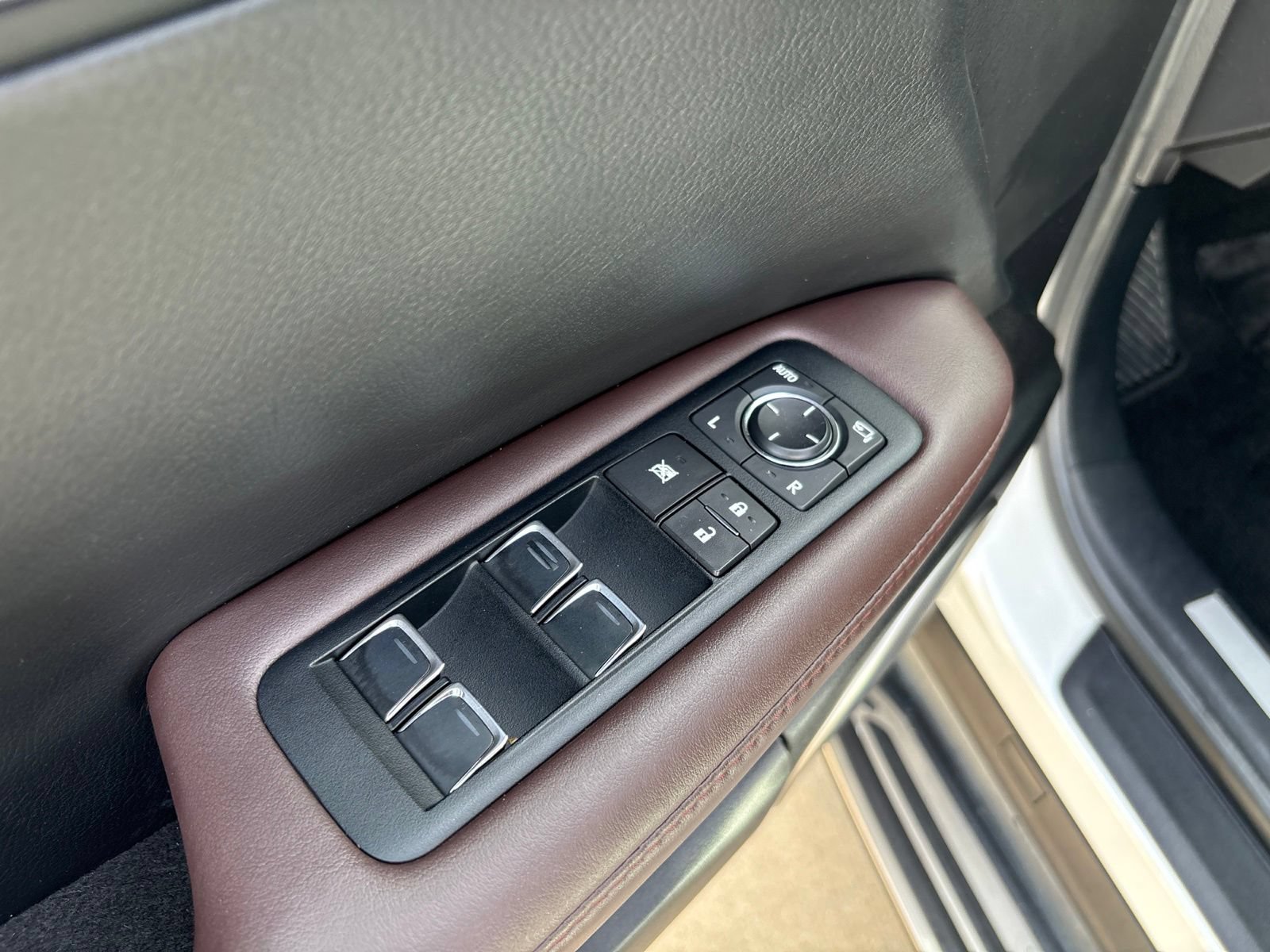 Used 2016 Lexus RX 350 FWD w/ Premium Package image 18