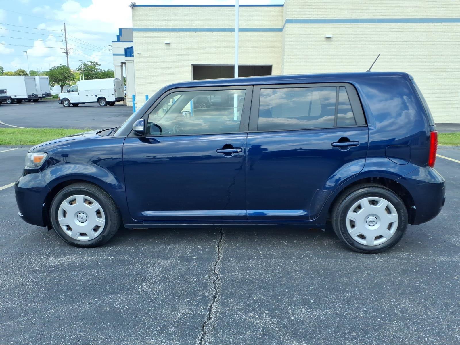 Used 2008 Scion xB FWD image 4