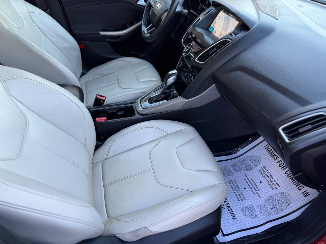 Used 2016 Ford Focus Titanium FWD image 15