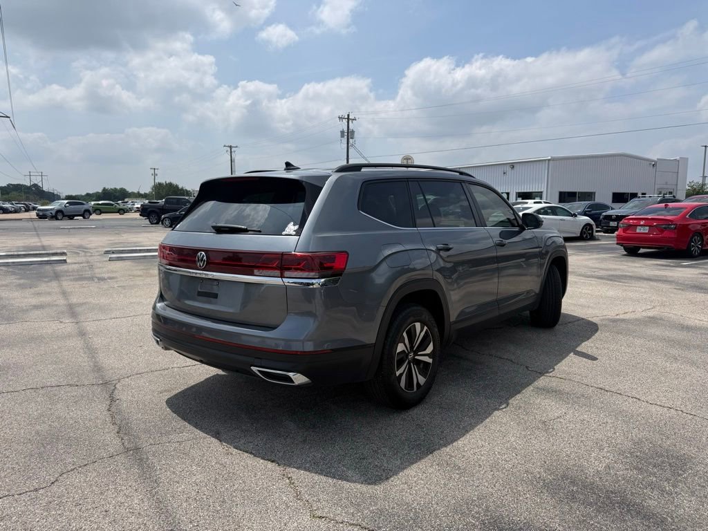 Certified 2025 Volkswagen Atlas SE FWD image 3