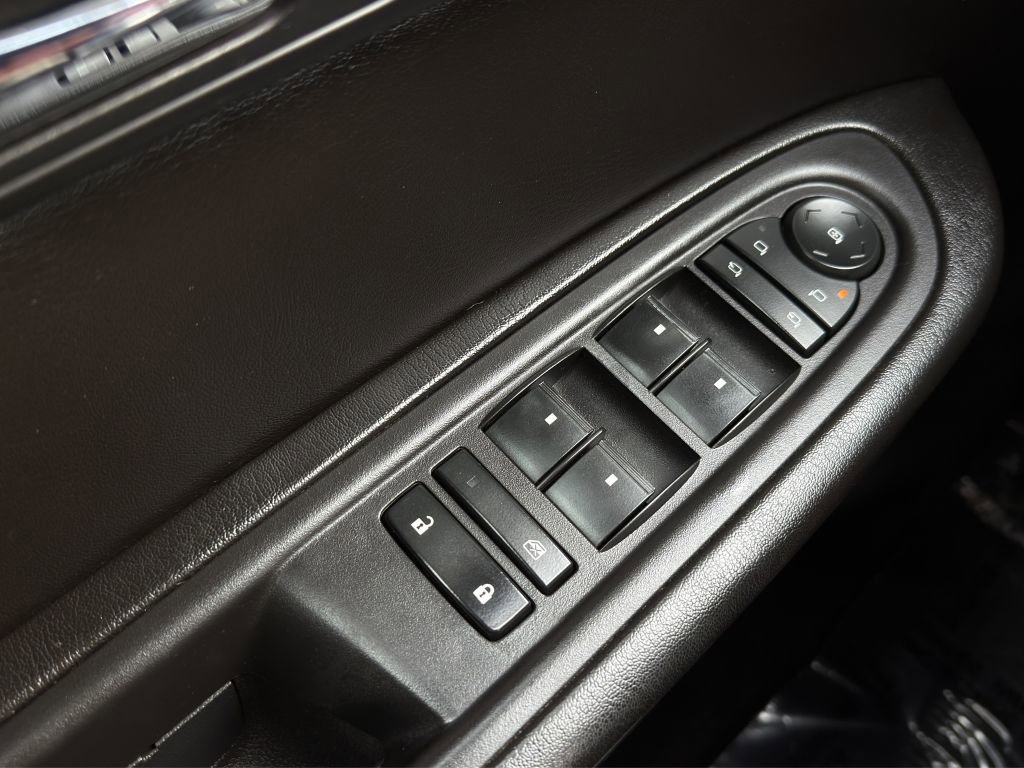 Used 2017 Chevrolet Traverse Premier image 11