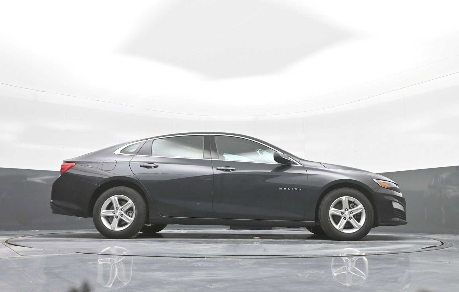Used 2023 Chevrolet Malibu LT image 36