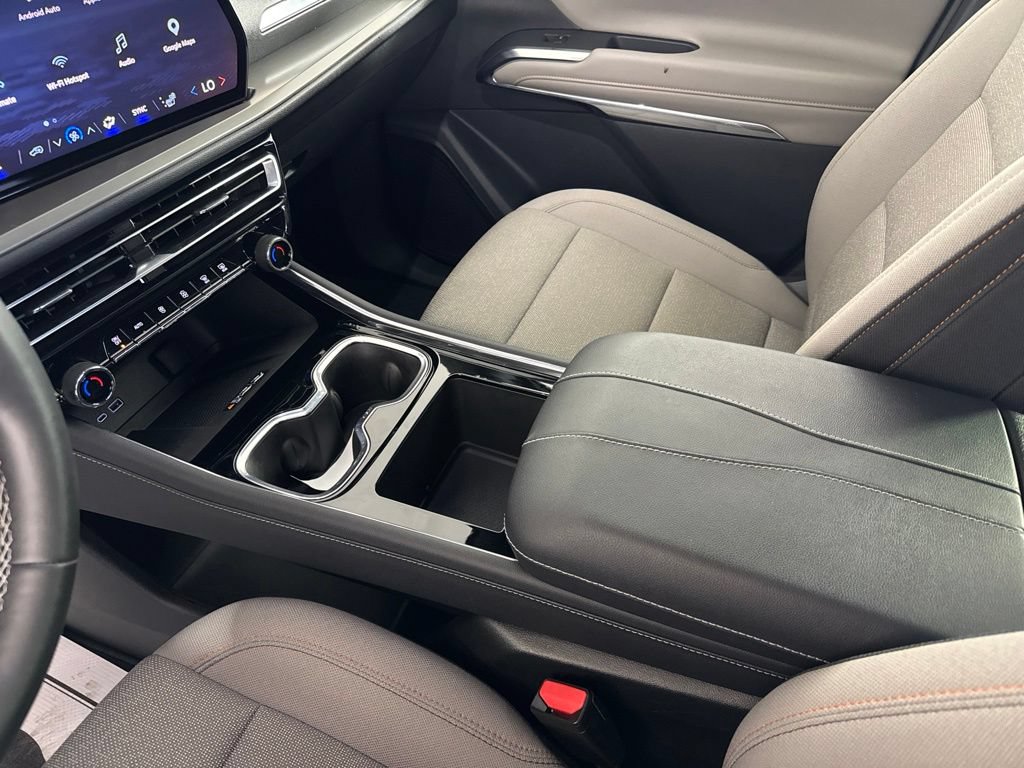 Certified 2026 Chevrolet Traverse LT w/ Driver Confidence Package AWD/4WD image 28