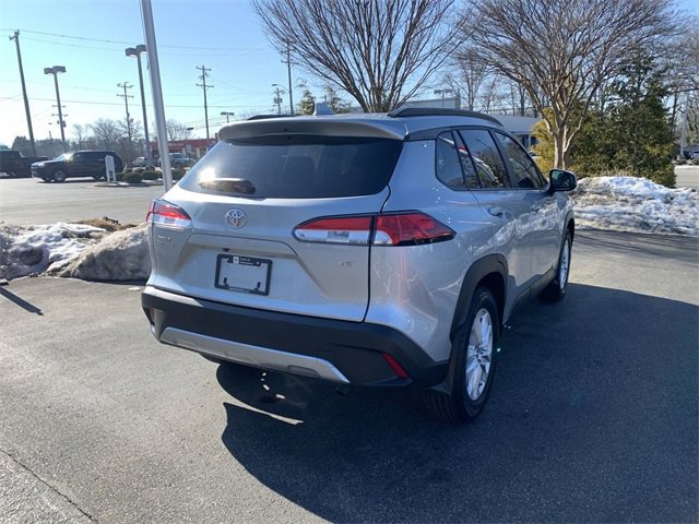 Used 2024 Toyota Corolla Cross LE image 8