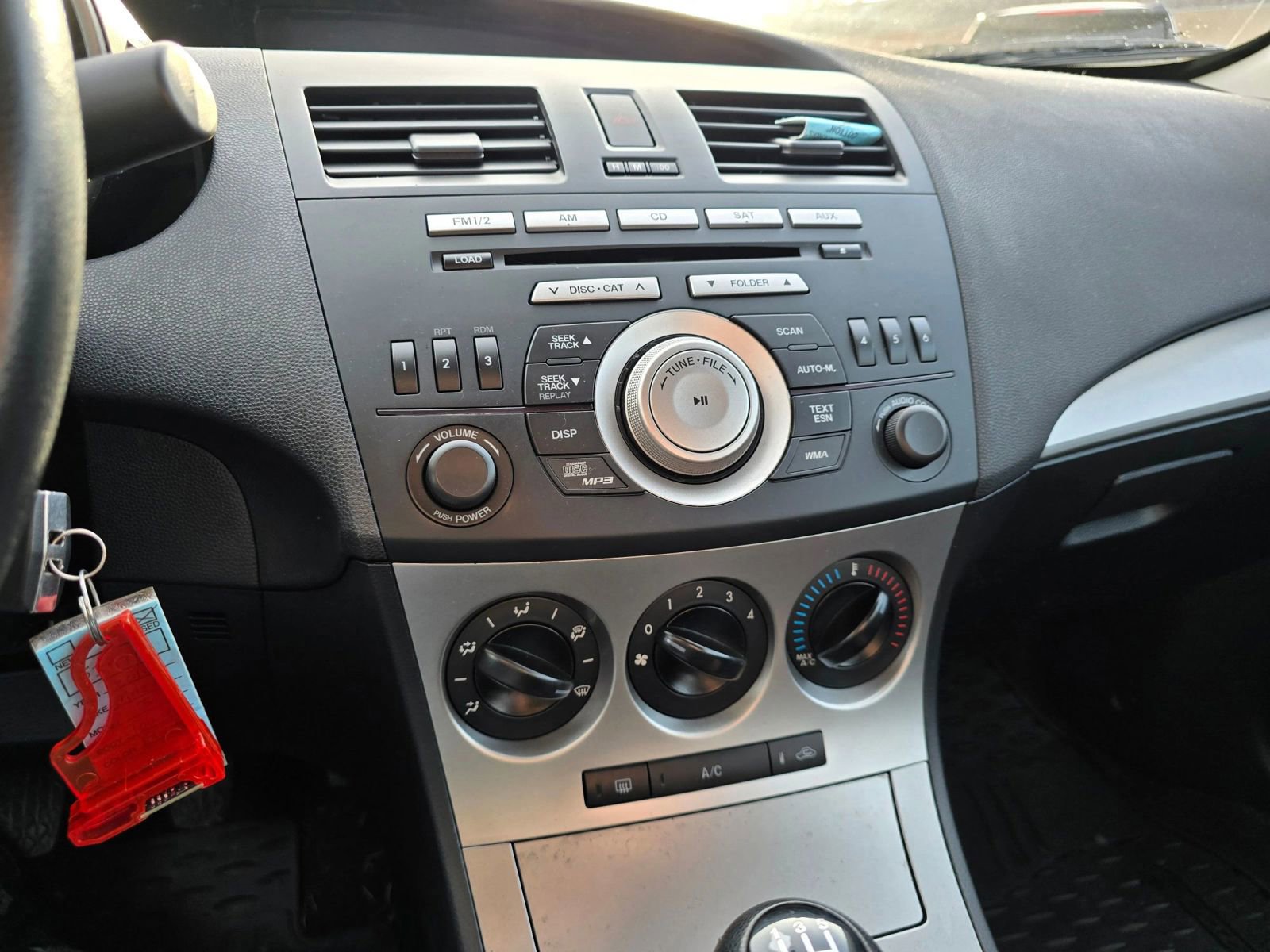 Used 2010 MAZDA MAZDA3 i Touring image 27