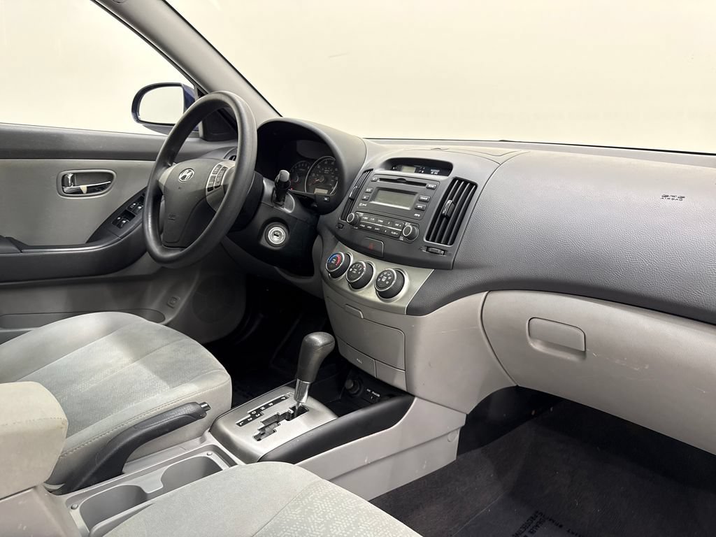 Used 2010 Hyundai Elantra GLS FWD image 23