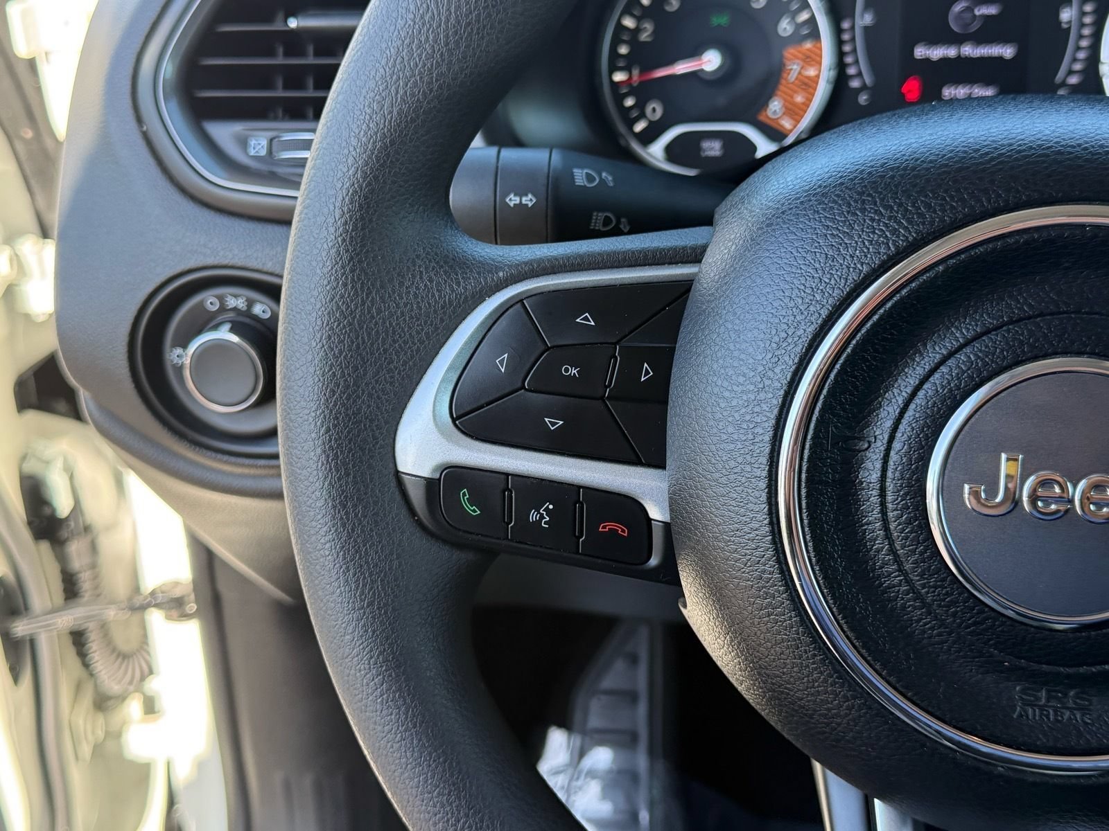 Used 2023 Jeep Renegade Latitude AWD/4WD image 16