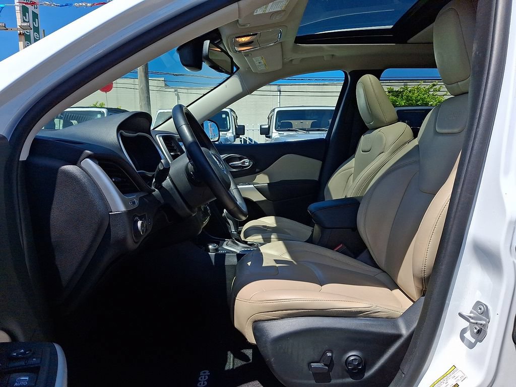 Used 2018 Jeep Cherokee Limited AWD/4WD image 14