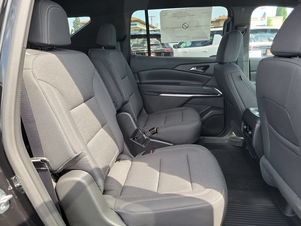 New 2027 Chevrolet Traverse LT w/ Midnight/Sport Edition FWD image 19