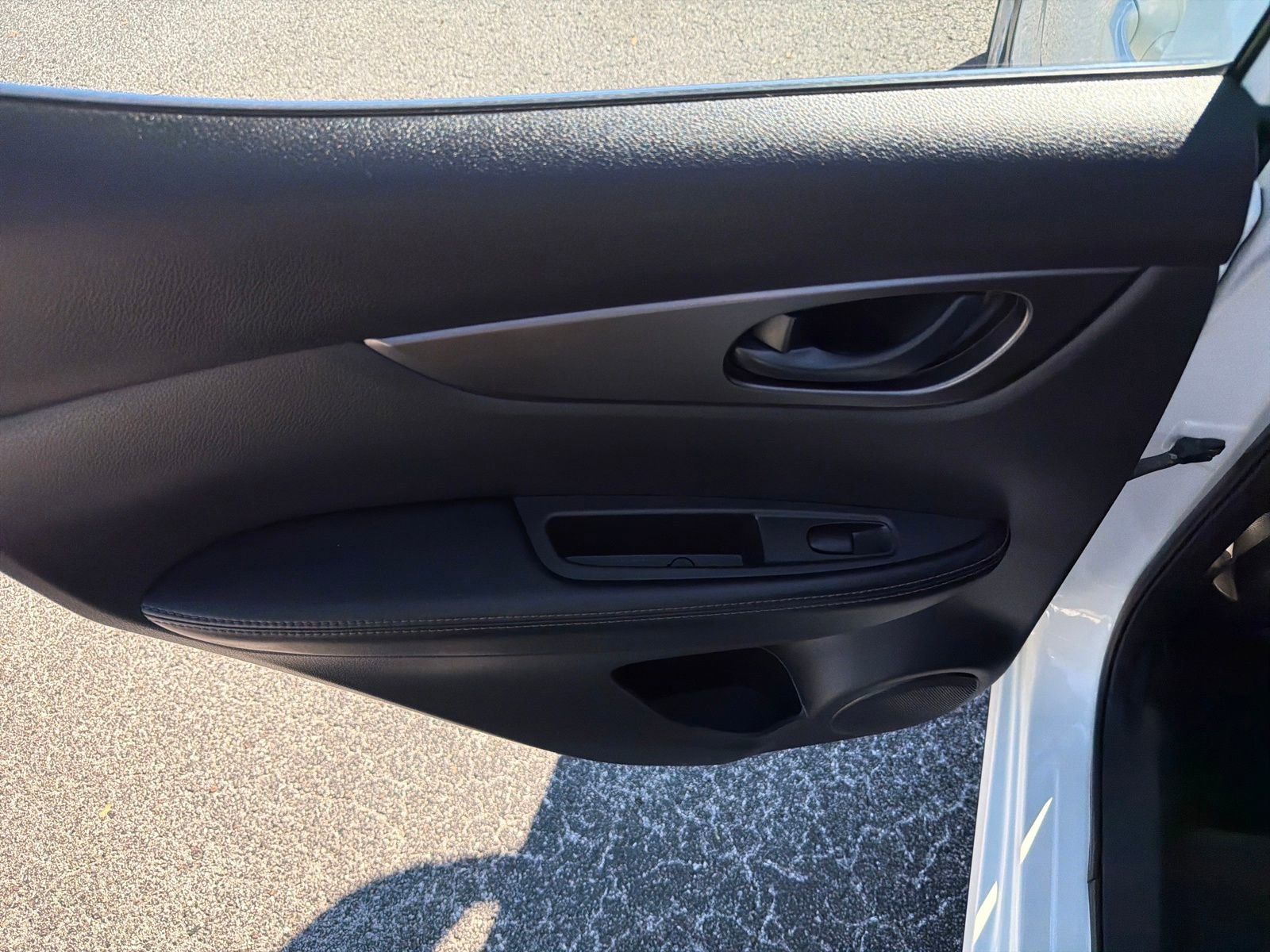 Used 2020 Nissan Rogue Sport S image 22