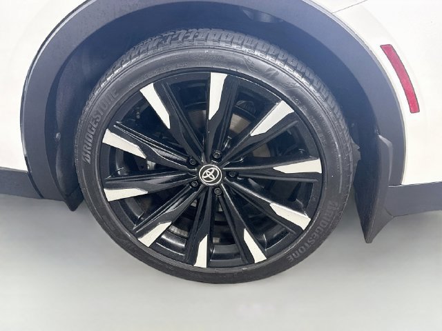 Certified 2026 Toyota Crown Platinum AWD/4WD image 33