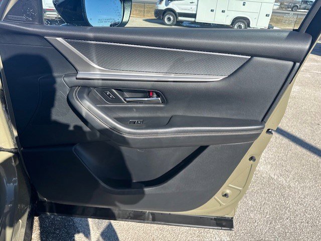 Used 2025 MAZDA CX-70 Plug-In Hybrid w/ Premium Plus image 37