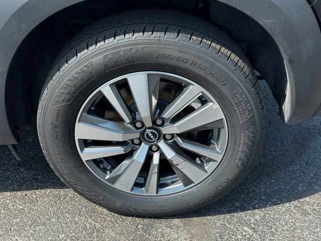 Used 2025 Nissan Pathfinder SL AWD/4WD image 11
