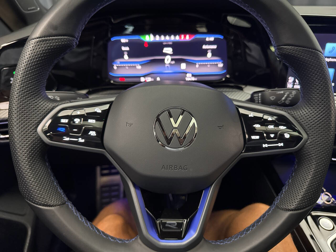Used 2024 Volkswagen Golf R image 19