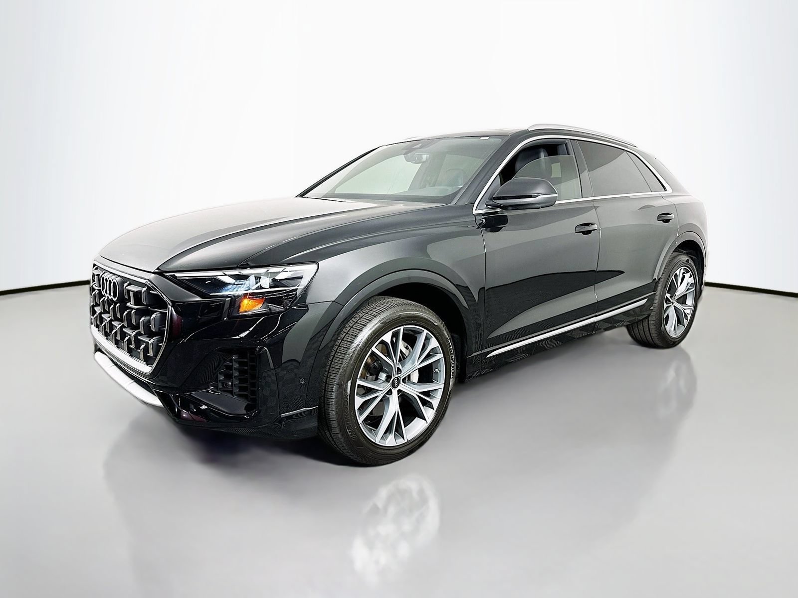 Used 2025 Audi Q8 Premium Plus w/ Premium Plus Package AWD/4WD image 3
