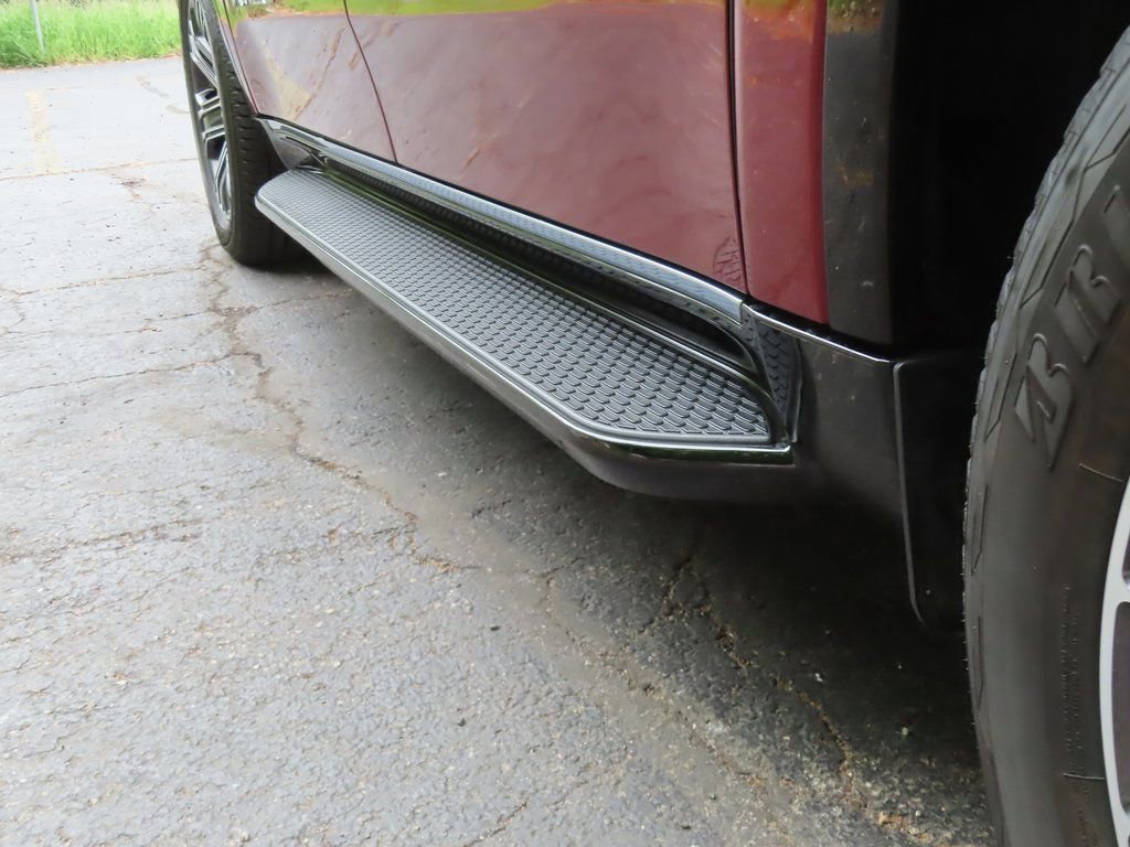 Certified 2024 Jeep Wagoneer L Series II w/ Flexible Seating Group image 15