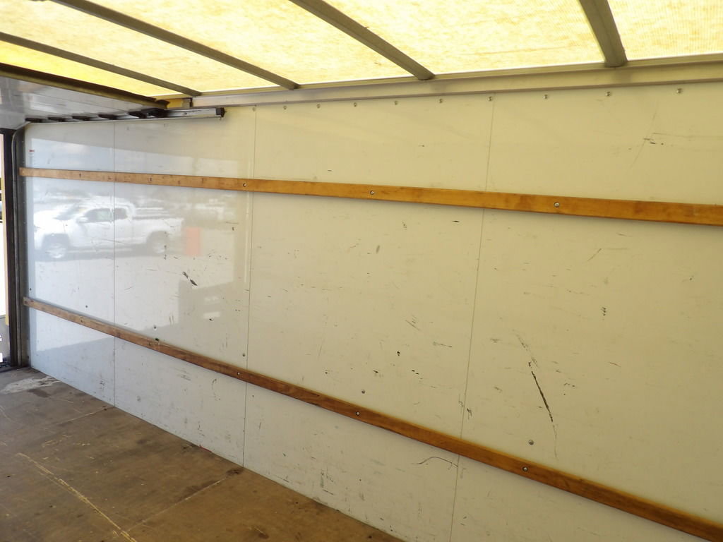 Used 2017 GMC Savana 3500 Extended RWD image 39