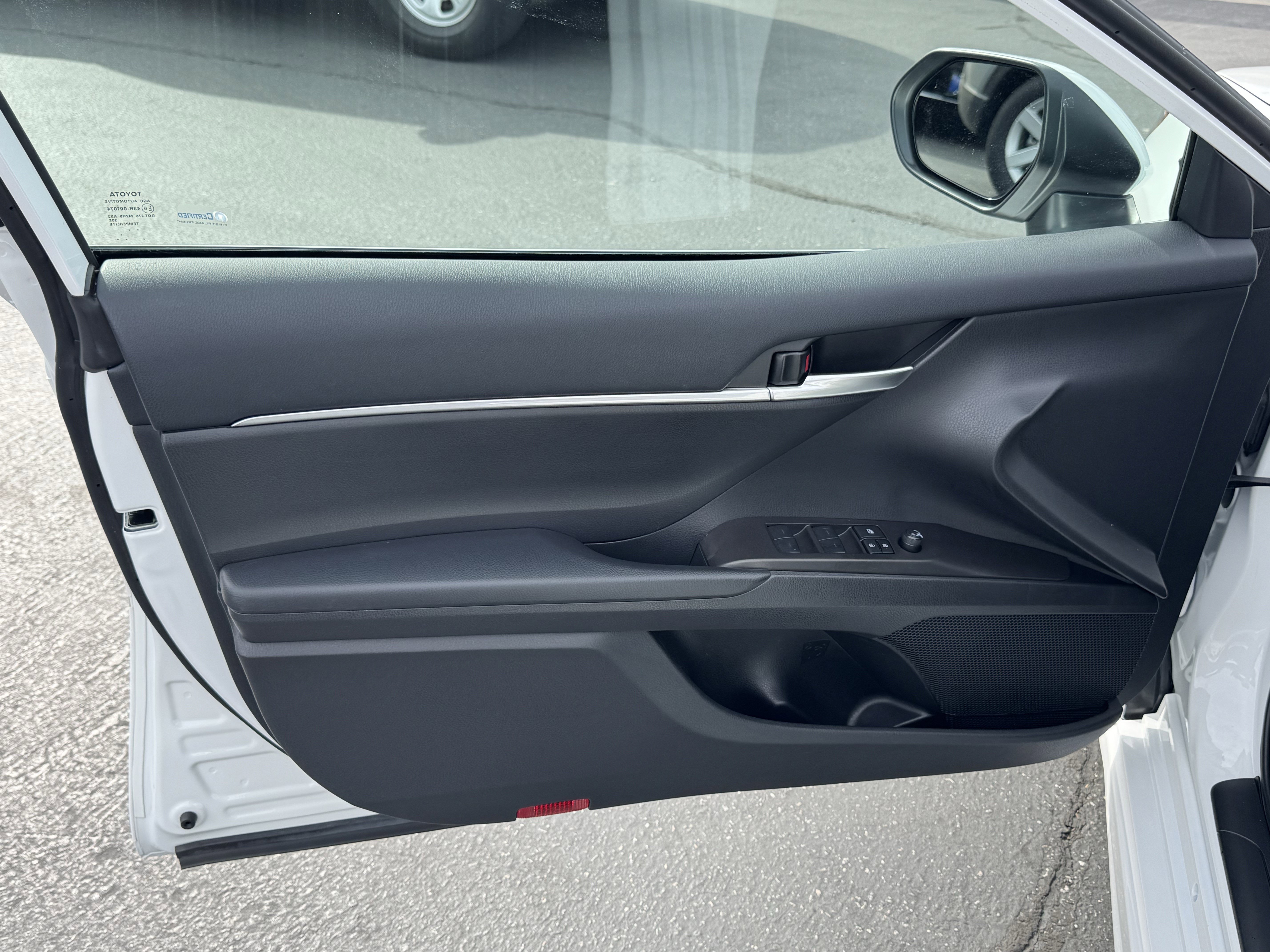 Used 2023 Toyota Camry SE FWD image 13