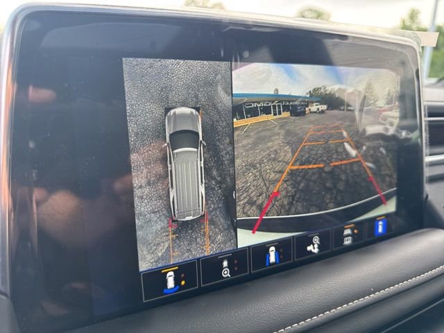 Used 2023 Chevrolet Suburban Premier AWD/4WD image 23