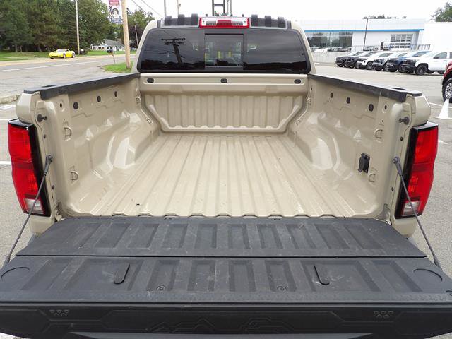 Certified 2024 Chevrolet Colorado Z71 w/ Z71 Convenience Package 2 AWD/4WD image 37