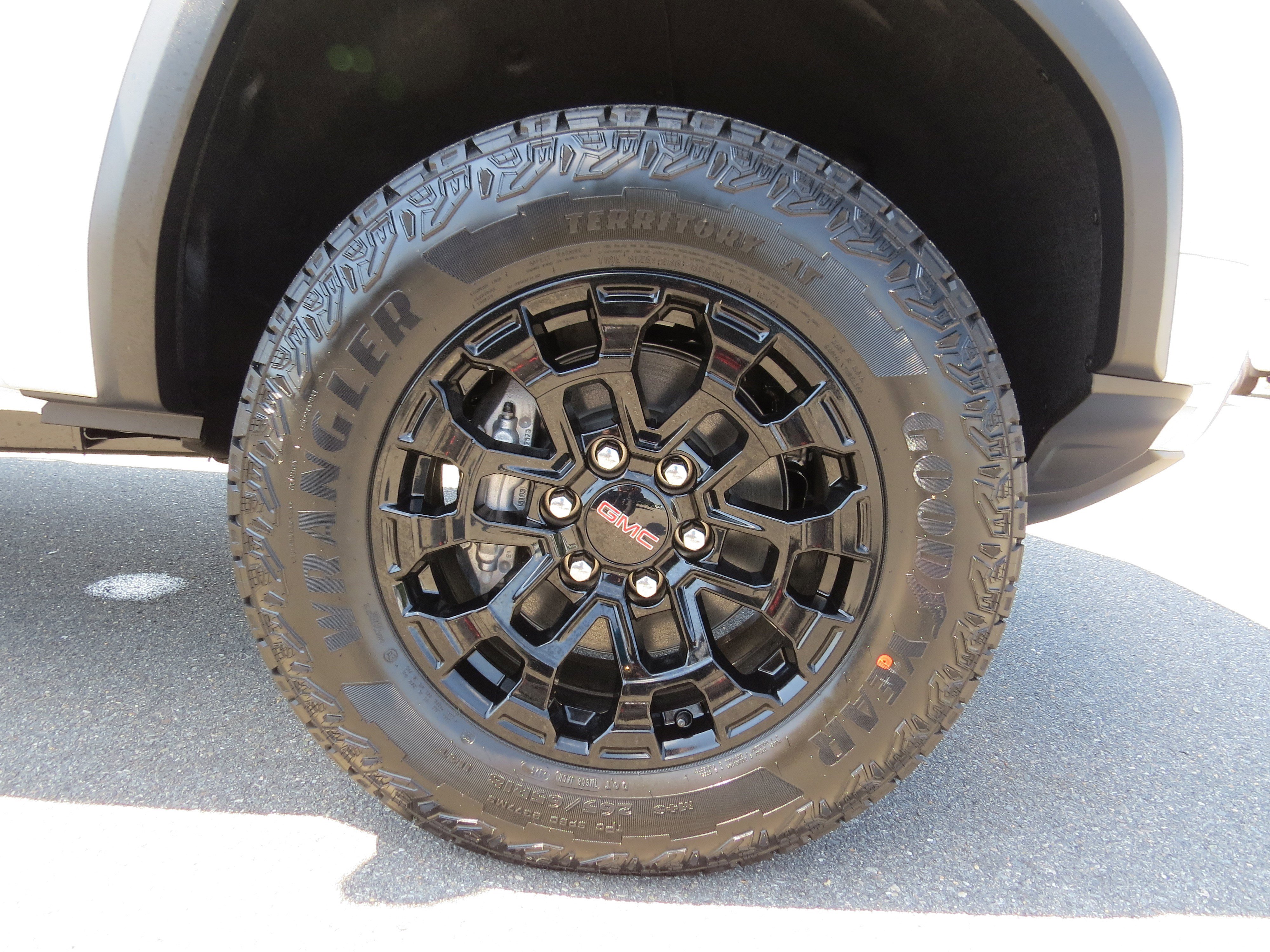 New 2026 GMC Canyon Elevation image 10