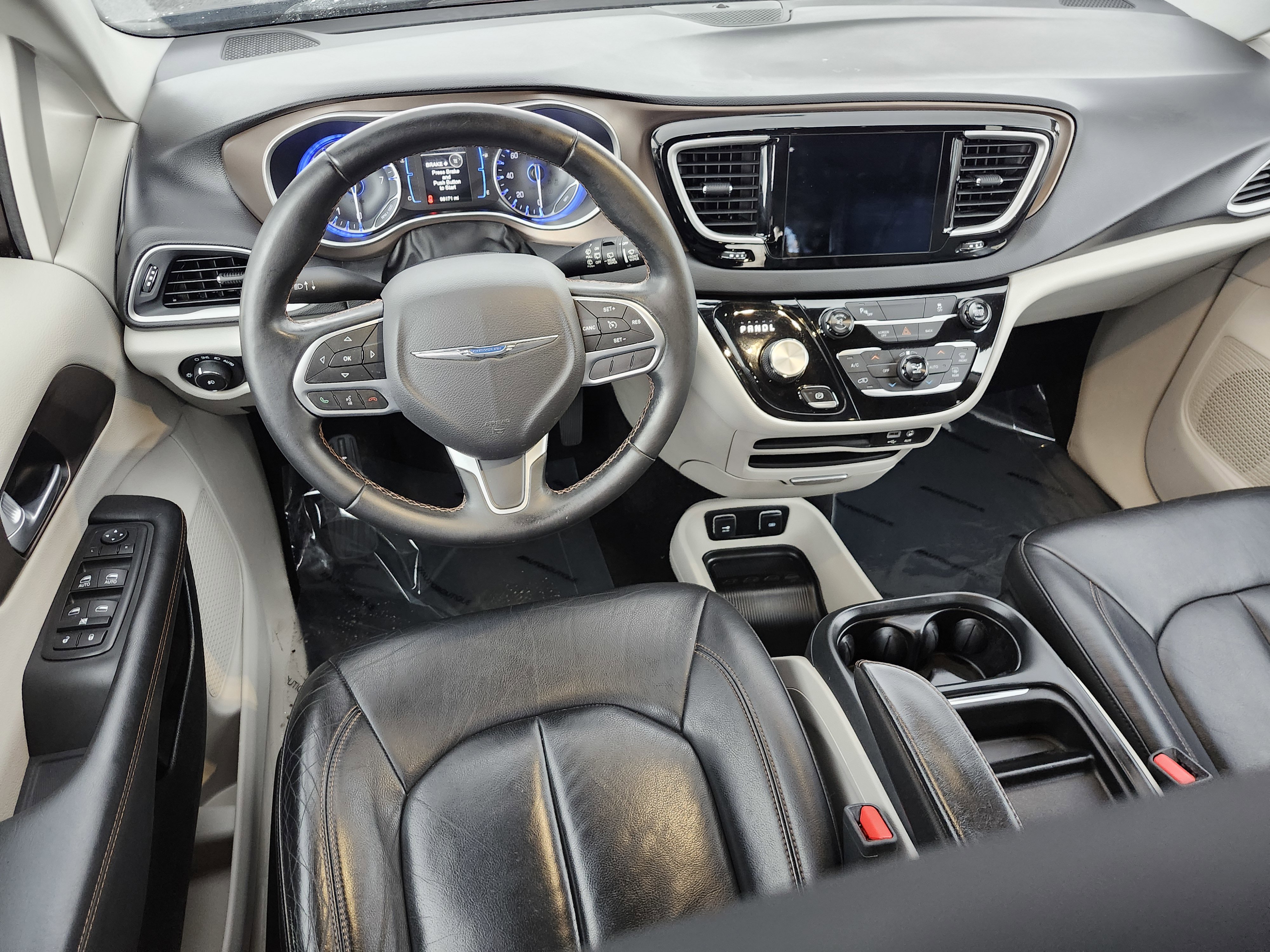 Used 2017 Chrysler Pacifica Touring-L image 22