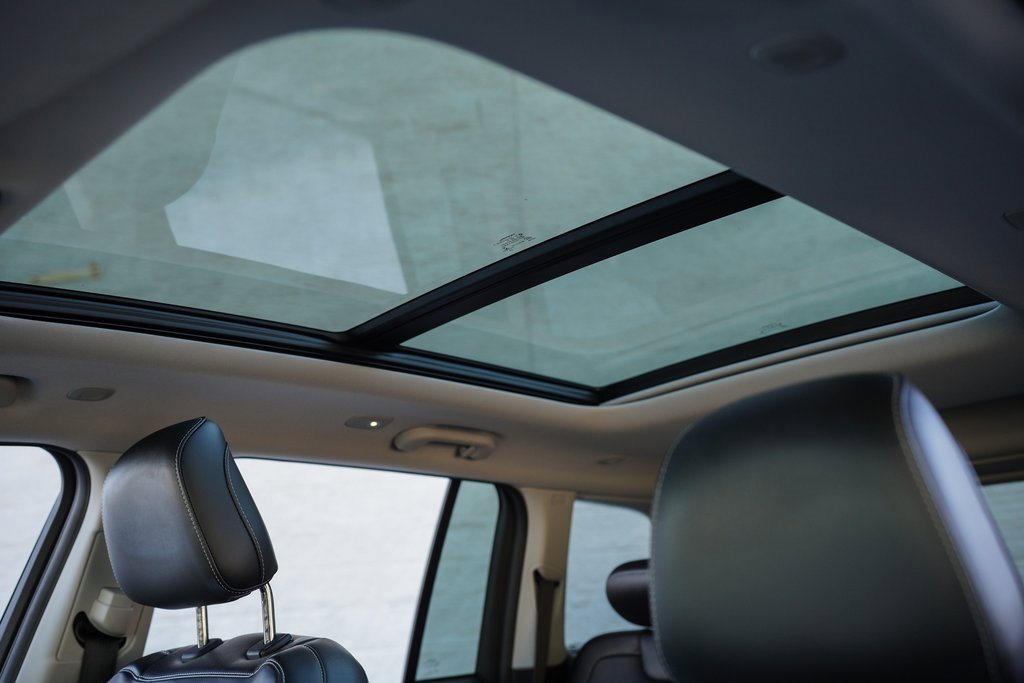 Used 2022 Jeep Grand Cherokee Limited image 32